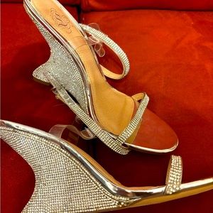 Rhinestone wedges with strap